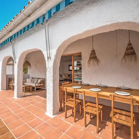 Semesterbostad In Mediterranean Style With Private Pool *