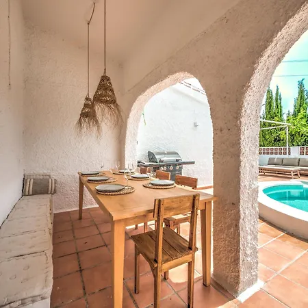 In Mediterranean Style With Private Pool *