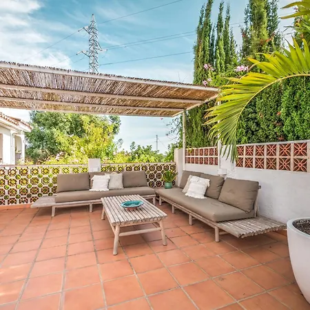 In Mediterranean Style With Private Pool Semesterbostad