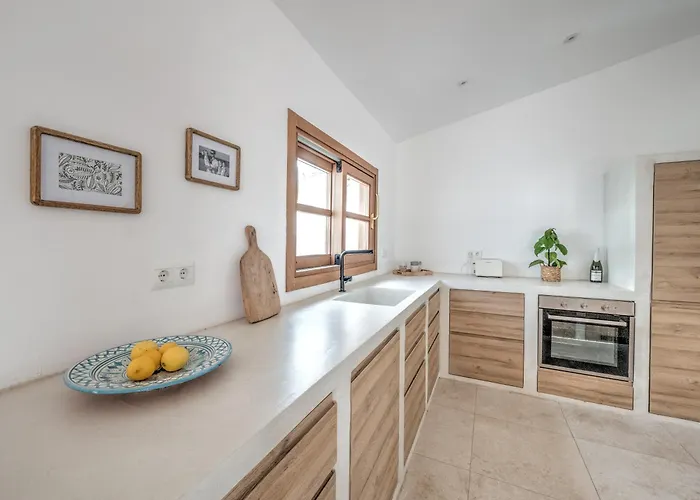 Semesterbostad In Mediterranean Style With Private Pool *