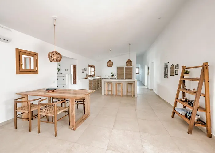 In Mediterranean Style With Private Pool Semesterbostad Nerja