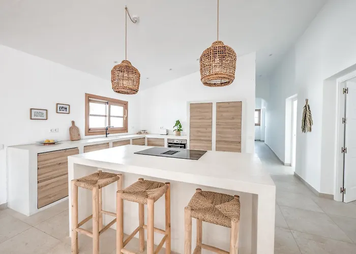 In Mediterranean Style With Private Pool Semesterbostad