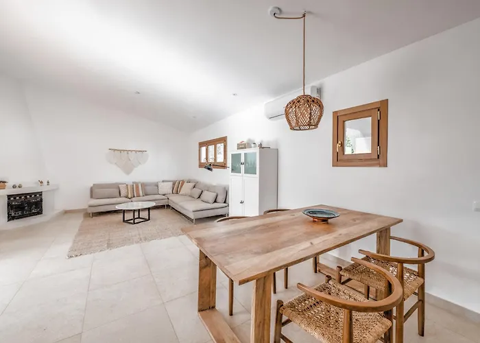 Semesterbostad In Mediterranean Style With Private Pool