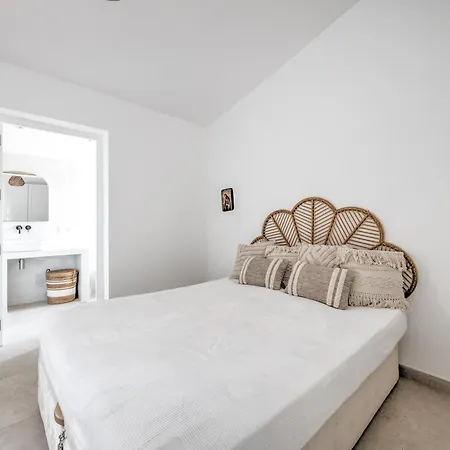 In Mediterranean Style With Private Pool *