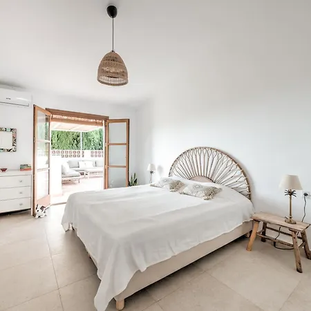 בית נופש In Mediterranean Style With Private Pool