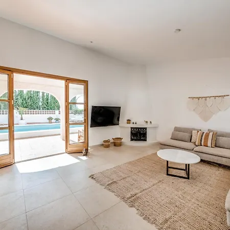 In Mediterranean Style With Private Pool *