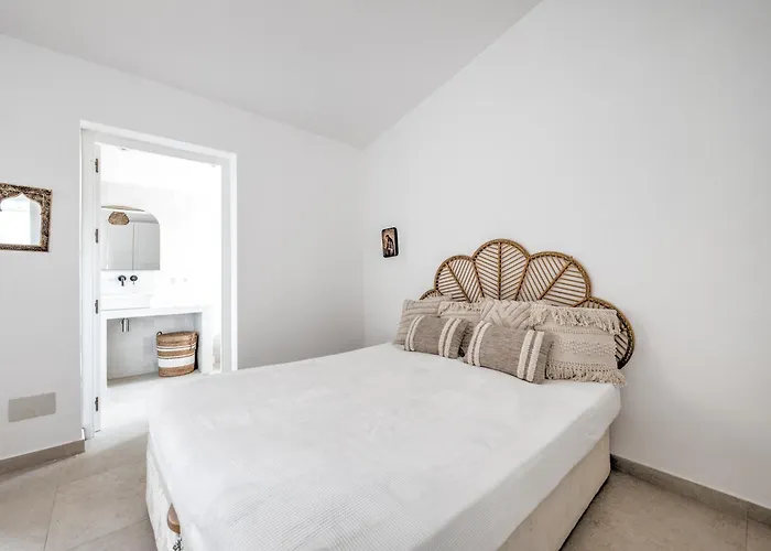 In Mediterranean Style With Private Pool *