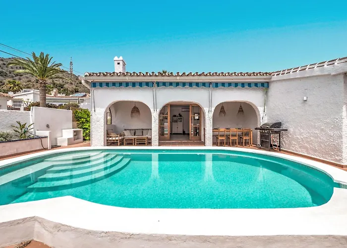 펜션 In Mediterranean Style With Private Pool *