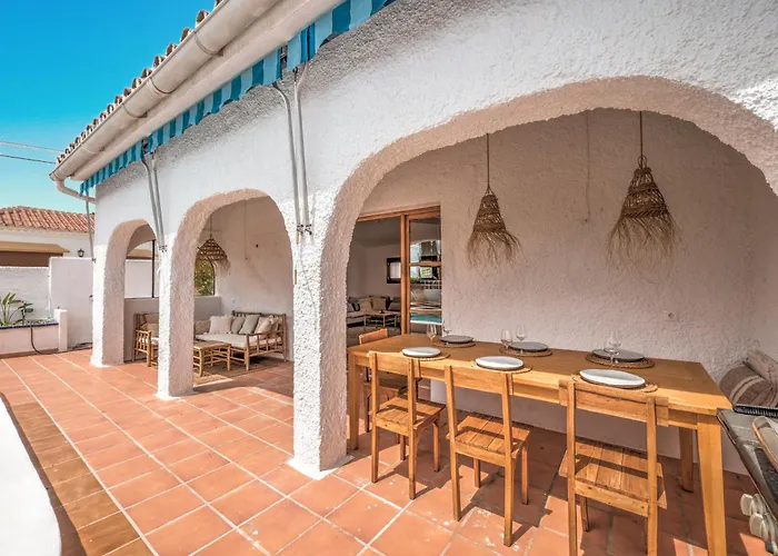 펜션 In Mediterranean Style With Private Pool *