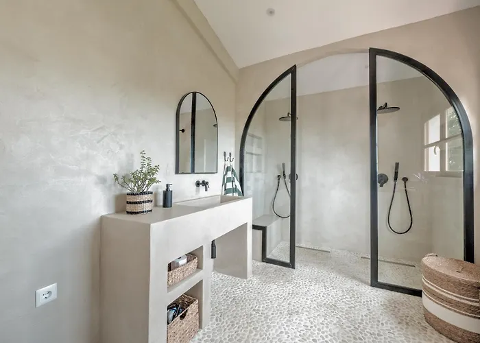 In Mediterranean Style With Private Pool *