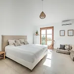 Hébergement de vacances In Mediterranean Style With Private Pool Nerja