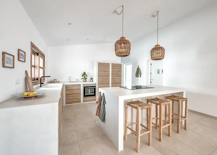 Сasa de vacaciones In Mediterranean Style With Private Pool Nerja